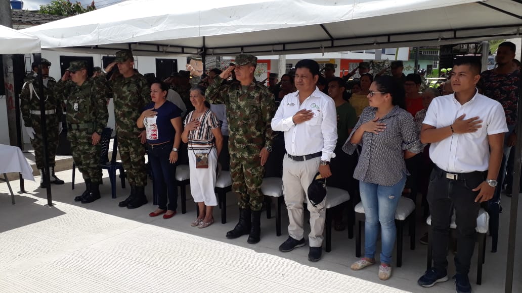 Ingenieros_EJC's tweet photo. Beneficiando a más de 40.000 habitantes #Mocoa #Putumayo, en apoyo a emergencia presentada en este municipio @Ingenieros_EJC #BRCON #BICON53 @COL_EJERCITO entregaron 981m lineales de vías generando desarrollo y progreso a toda la población que habita en esta zona del país. https://t.co/zmSvbRpD0m