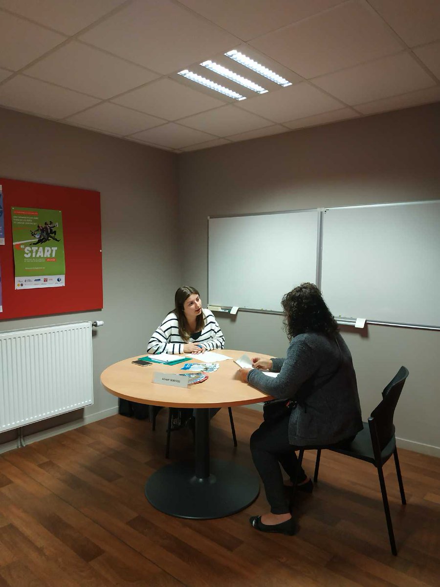 Ce jour, #VersUnMetier des Services à la Personne au #PoleEmploiSomain. 4 employeurs présents et satisfaits  des 11 candidatures prêtes à l'Emploi. #Satisfaction