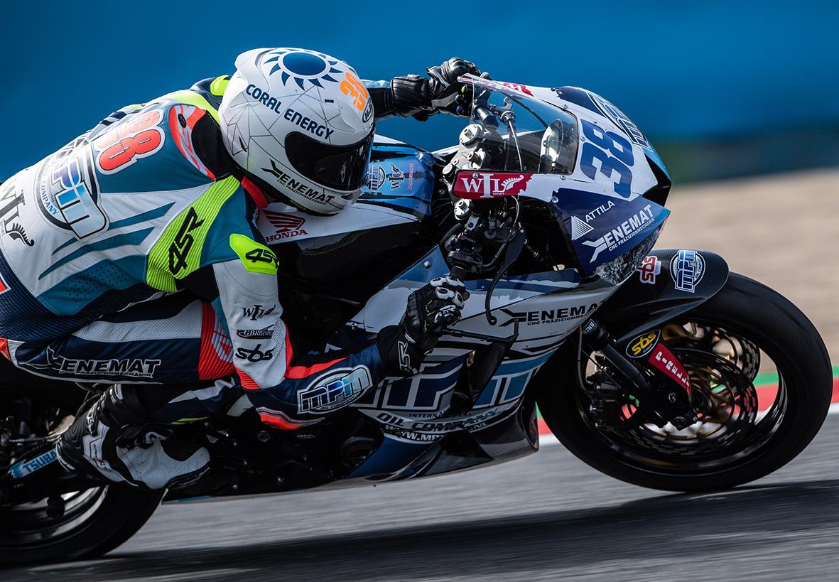 RacedaysHonda's tweet photo. Race Report: 
POINTS FOR MPM WILSPORT RACEDAYS AS EUROPEAN WORLDSSP SEASON ENDS    ➡️https://t.co/yxvQ2QFSwl

Website: https://t.co/SvRuXbK0lG

Facebook: https://t.co/dFTXVbOGWU

Instagram: https://t.co/s0J689WNGi

#FRAWorldSBK #MPMoil #WILSport #Racedays #TKRP https://t.co/aZOq7Z93Q5