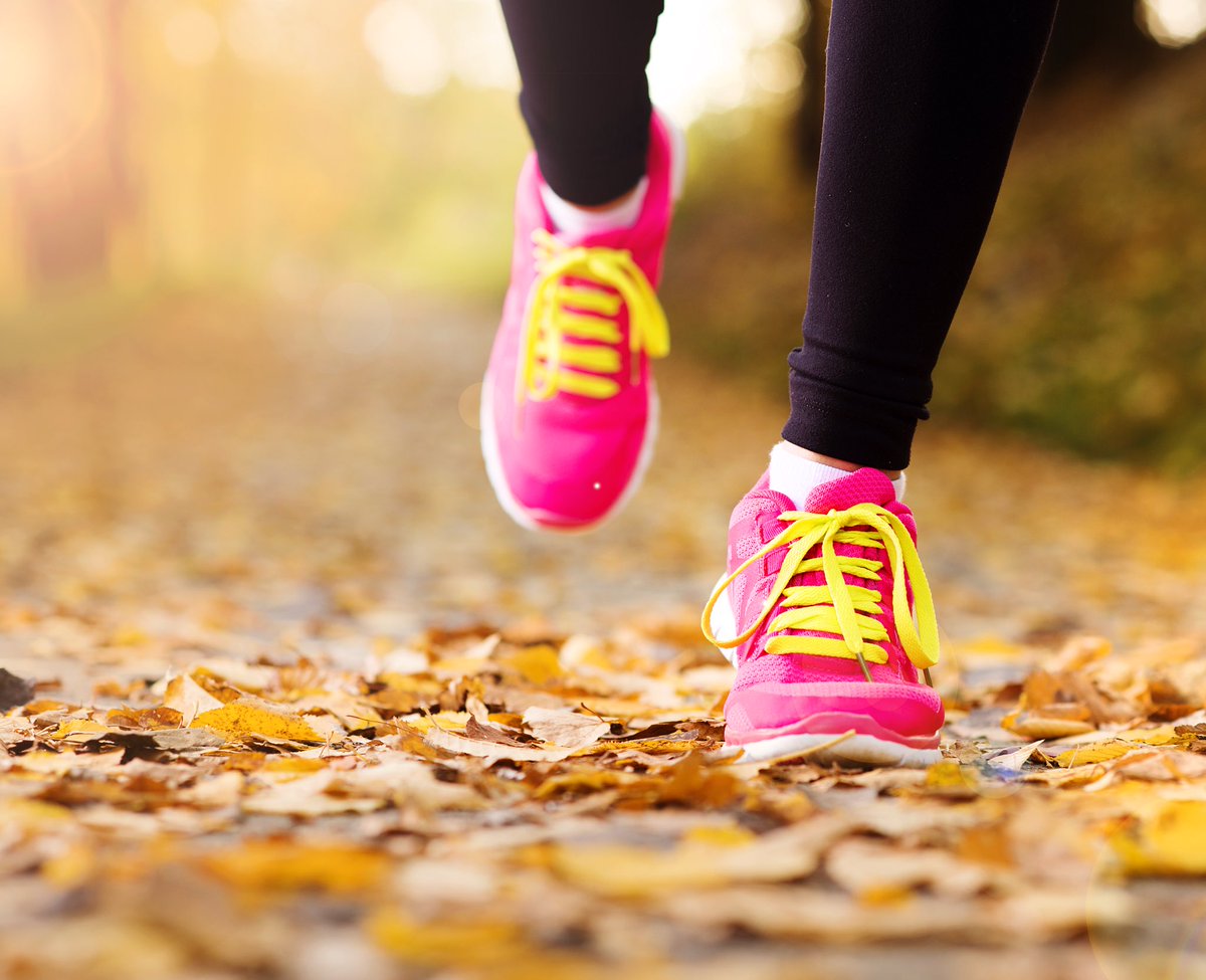 OneSavvyGirl's tweet photo. FALL IS HERE | #fall #outdoors #adventure https://t.co/ebvN9AeU7s https://t.co/jt1FNY6aHU
