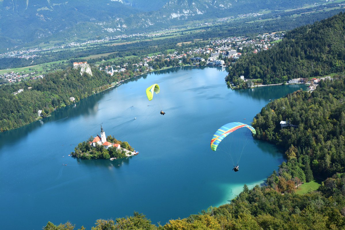 Fly like an eagle above the famous Lake Bled, Bled Castle and Bled Island … You are welcome to join us for an amazing Lake Bled Tandem Paragliding  #bled #lakebledparagliding #moreadventuremoreyou #lakebled #paragliding #Slovenia