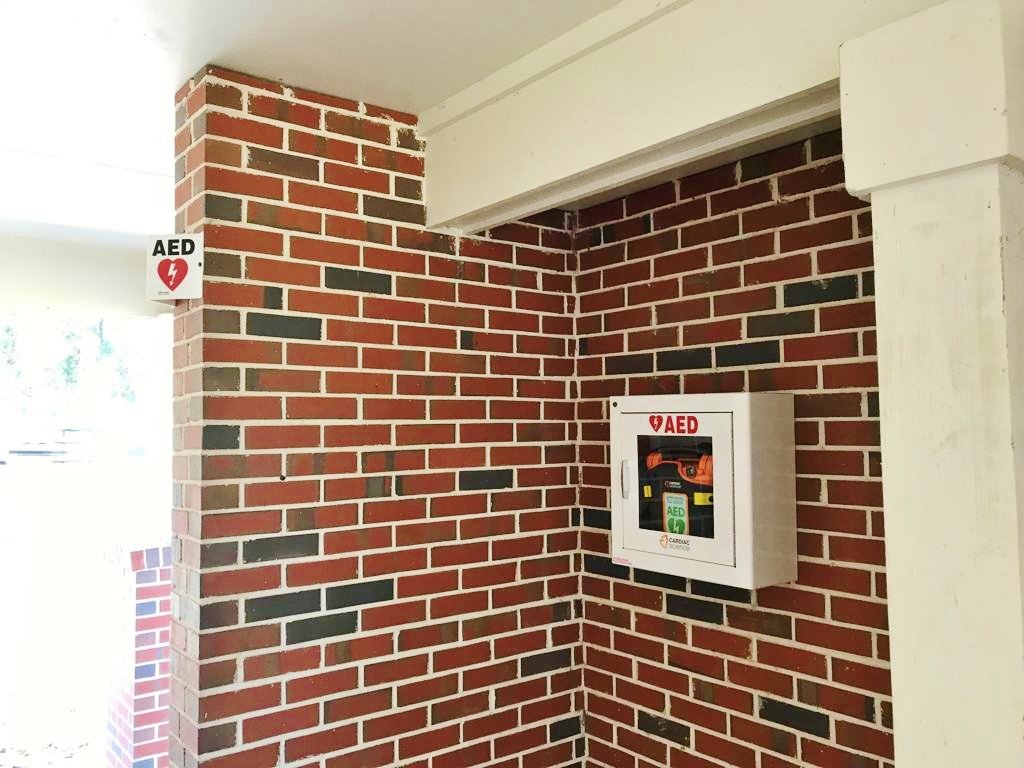 mcdfirstaid's tweet photo. Another #defib found in a state park in Florida, this one in Maclay Gardens State Park, Tallahassee.
#defibhunt #AED #defibrillator #CPR #FirstAid #Health #Heart #Florida #Tallahassee #StatePark https://t.co/ZuzdZAGzGS