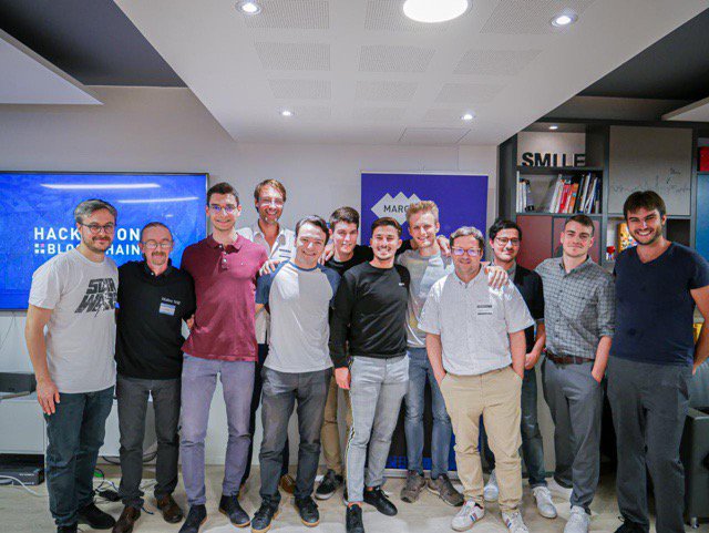 KRYPTOSPHERE_'s tweet photo. Ce weekend nos étudiants Parisiens ont participé au #Hackathon #Blockchain organisé par Margo et pour
@UNICEF_france .
Nos efforts durant ces 48h ont débouchés sur une solution basé sur l’identification vocale qui s’est vu récompensée par le premier prix du Jury ! https://t.co/vYYw2VqBvK