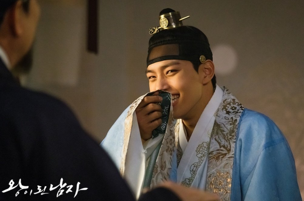vkookbt21's tweet photo. Behind the cuteness of His Highness
#The Crowned Clown
#YeoJinGoo 🥰 https://t.co/Par9svNPkK