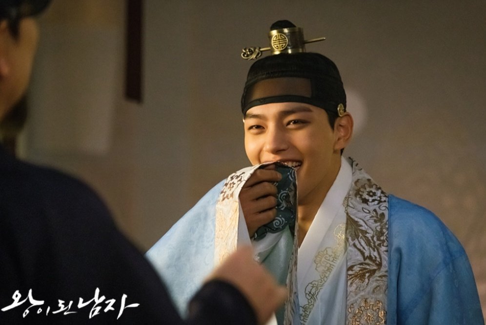vkookbt21's tweet photo. Behind the cuteness of His Highness
#The Crowned Clown
#YeoJinGoo 🥰 https://t.co/Par9svNPkK