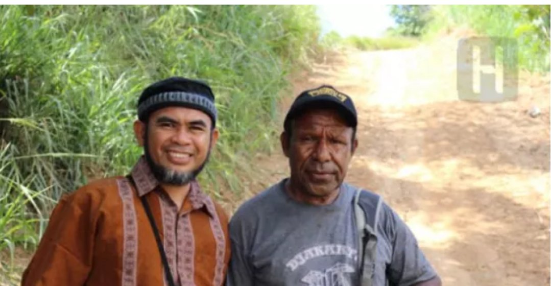IbrahimAzzaini's tweet photo. JIKA KAMU PEDULI SILAHKAN RETWEET DAN DOAKAN DA'I² MULIA INI

“Usatadz, jangan pulang!
Kalau pulang,  kami pasti tinggalkan sholat dan buka aurat” 😢

Masyaarakat setempat juga ikut mengorbankan diri mereka untuk berjaga siang dan malam. Agar dai² itu tetap aman. AllahuAkbar https://t.co/1Rt4FLN2bR