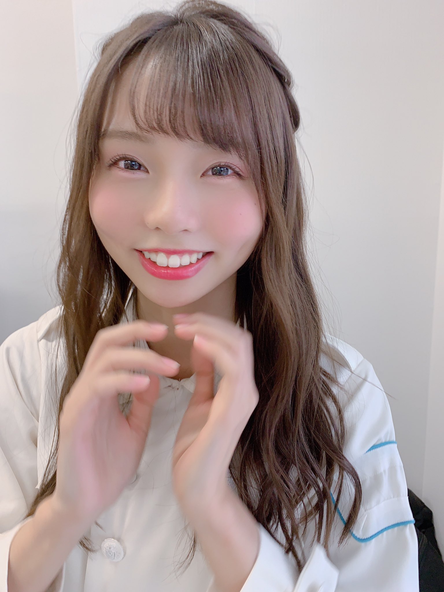 生写真(女性)/アイドル/ラストアイドル　☆ラストアイドル/篠原望/直筆サイン入り・バストアップ/ラストアイドル 8thシングルランダム生写真＜衣装Ver.＞ 画像1/18) ラストアイドル篠原望、暫定センターからアンダーへ