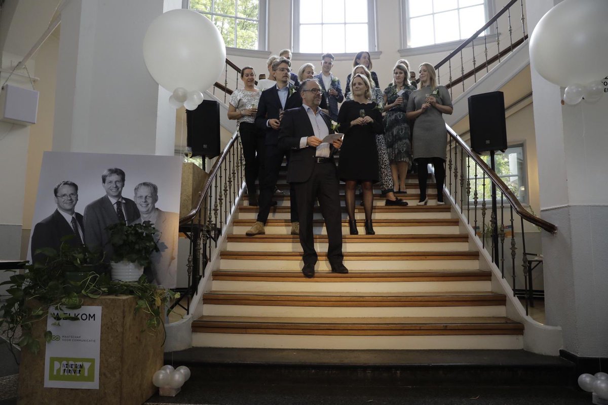 Alle reden voor een mooi feestje: de maatschap bestaat 19 jaar 🎉🎂💐! Ons #19forever feestje is om volle gang.