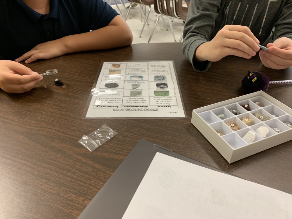 VictoriaNylia's tweet photo. Science rocks! 🤓💡🔎 #SP20Intern #dsc https://t.co/yXDcQ2UUJB