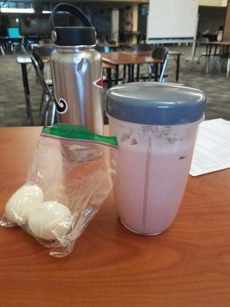 RouxDEHS's tweet photo. Cut back on coffe. 2 hard-boiled eggs for breakfast and a smoothie. Lost +5lbs. #ViperFit https://t.co/YyvJUrKyb0