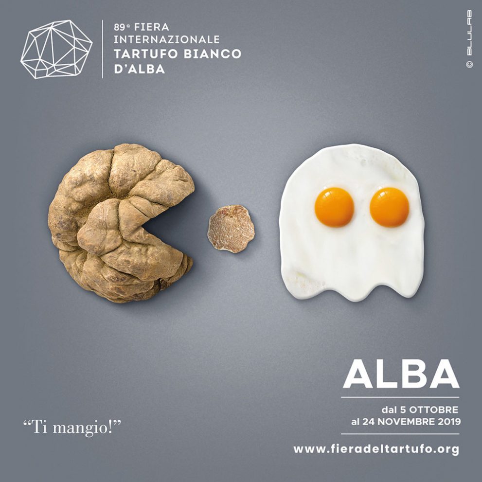 CommozioniA's tweet image. @BlulabNet ha creato una campagna #adv per la 89° fiera internazionale del #tartufo di #Alba che è fantastica! #Pacman tartufo che mangia il 👻fantasmino-uovo🥚, semplicemente geniale. La #fiera comincia il 5 ottobre e continua fino al 24 novembre #albatruffle #davisitare