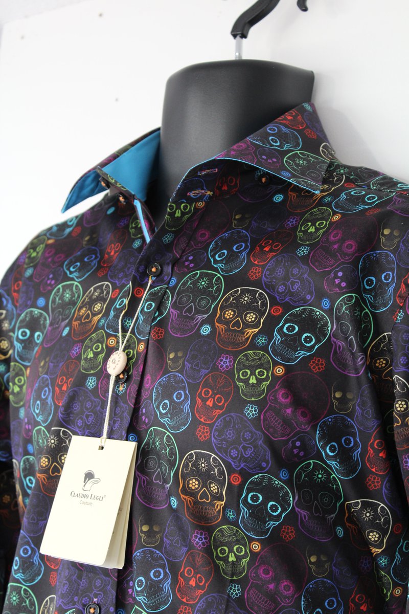 Tyson Fury looking fresh in this vibrant skull print... And guess what? We stock it, so if you fancy the lineal heavyweight champion look, we've got you covered! 💀🥊👍#tysonfury #boxing #Henley #shoplocal #supportlocal #menswear #print #AW19