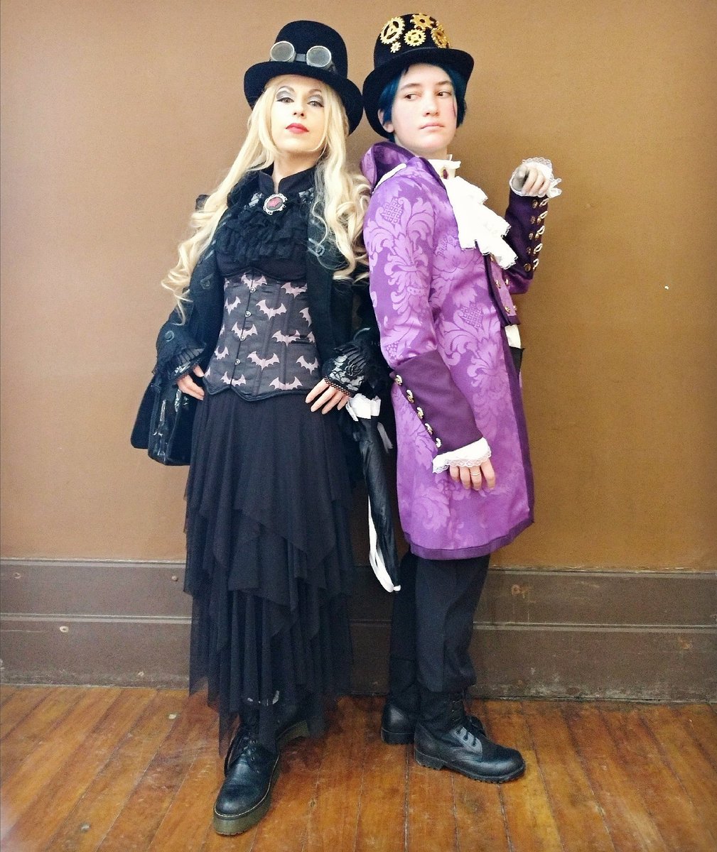 KetoPagano's tweet photo. Steampunk photo!
#steampunk #steamcon https://t.co/TLqDfiuo3G