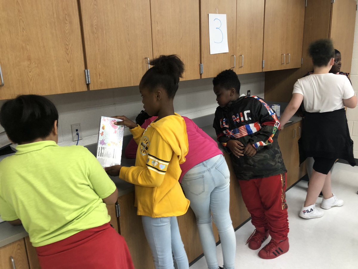DrMuddES's tweet image. 5th Graders using their 5 senses to try and determine the contents of our 6 mystery boxes in Preparation for their Virtual Fieldtrip! @AstraZeneca #DataCollecting #UnravelingTheMysteryofBiologics #STEM #CCPS