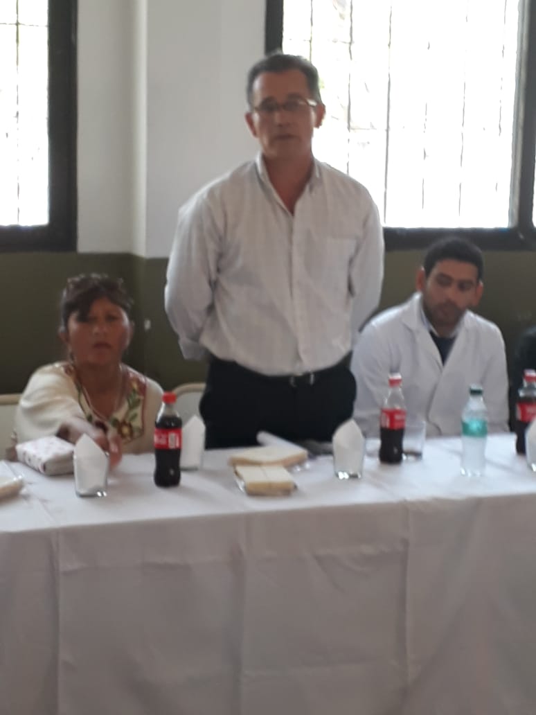 Dos estudiantes de la modalidad de  Educación Permanente de Jóvenes y Adultos fueron destacados y contaron su experiencia de superación personal, en un desayuno que compartieron con la Ministra de Educación. Participaron también alumnos de otras modalidades y de distintos niveles