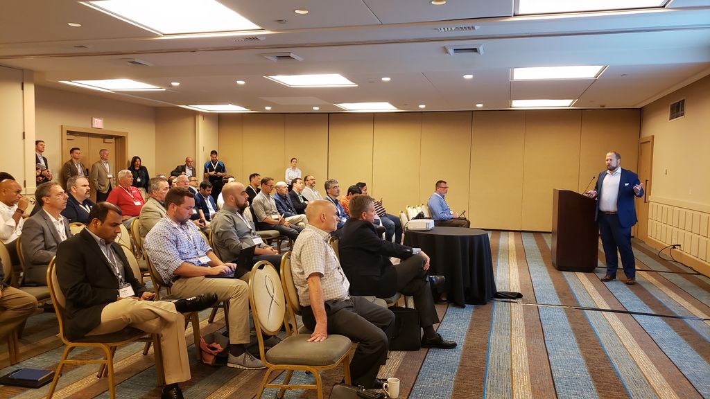 MEMAaftermarket's tweet photo. "Consistent pricing improves the customer experience and decreases buyer's remorse." Barry Neal, Partner, @RolandBerger presented on O2O (online to offline) leaders and emerging practices in the aftermarket #AASATech https://t.co/nkUpKfmGBF