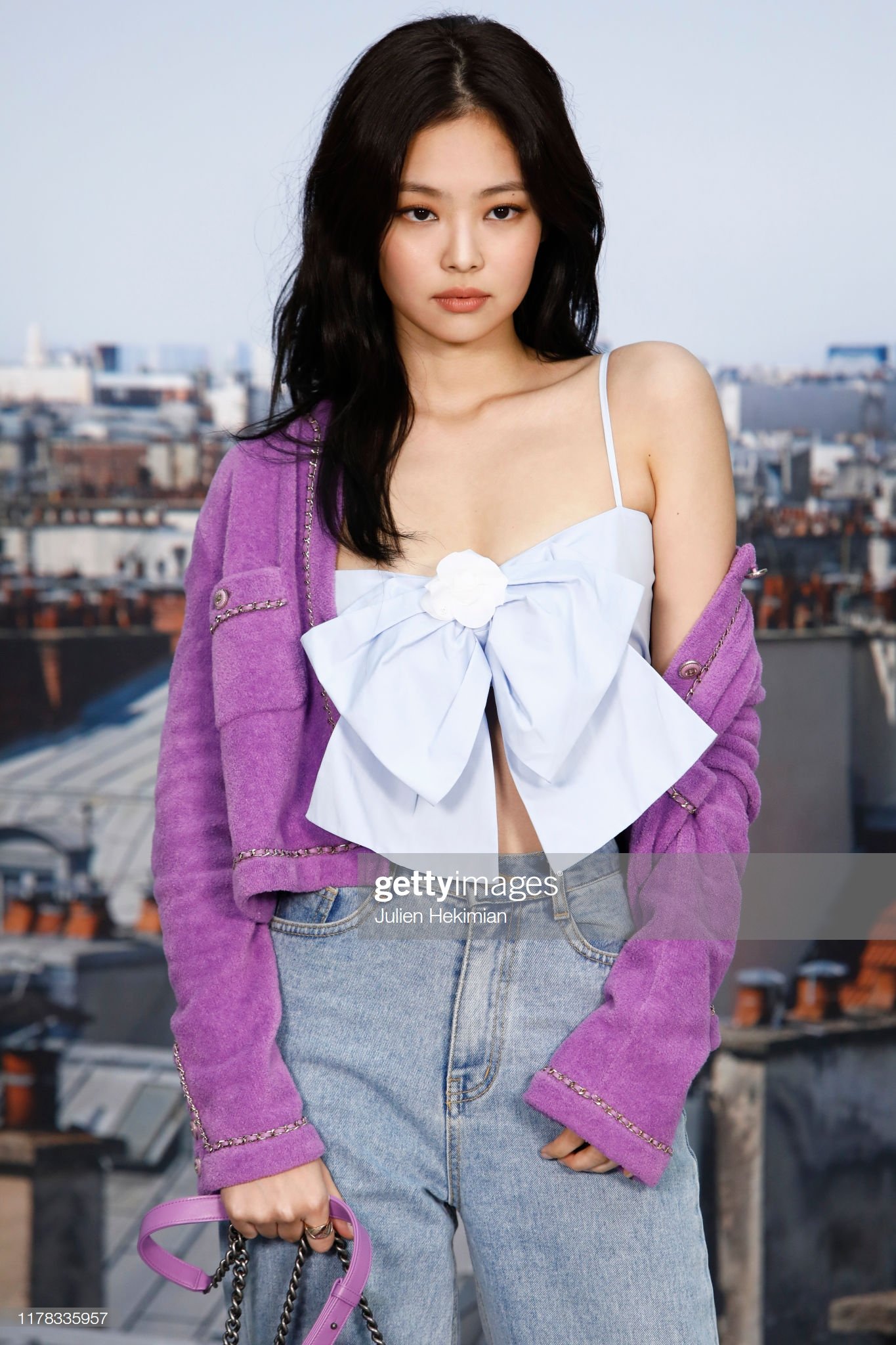 X 上的 BLΛCKPIИK GLOBAL FANBASE：「[PRESS] 191001] Jennie at Paris Fashion Week  for Chanel #BLACKPINK #블랙핑크 @ygofficialblink #JENNIEChanelWeek   / X