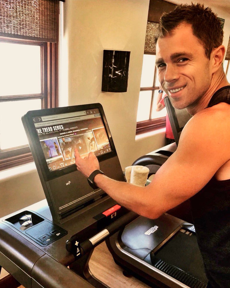 #TravelTipTuesday: No matter where you are in the world, with TheTreadSeries.com you can jump on a #treadmill &amp; stream an amazing 500 calorie run! Loved that my Cabo #hotelgym had screens with WiFi, if not just grab your phone &amp; earbuds for a 25min #HIITworkout with me!