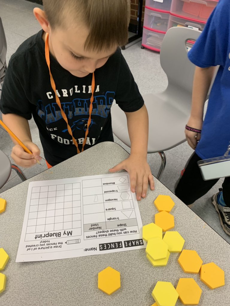 CandaceStyers's tweet image. How can I design &amp;amp; build a shape fence that will trap creepy carrots? @TuttleTerrapins #creepycarrots #iteachsteam