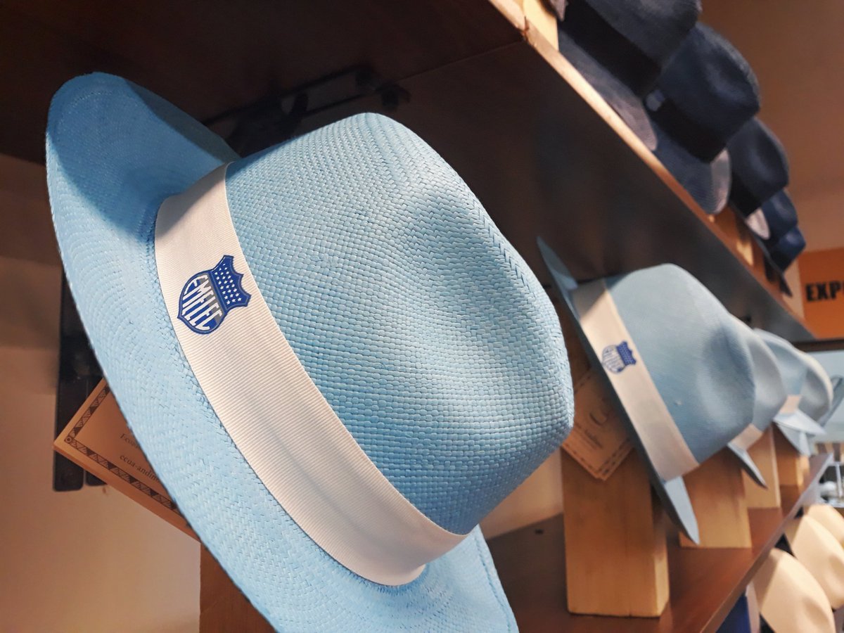 EmbajadorAzul3's tweet photo. Mes de nuestra querida ciudad y nosotros @EcuaAndinoHats junto a nuestro amado @CSEmelec rinden homenaje a esta ciudad cuna del Astillero... #ColeccionEmelec #PanamaHats #PajaToquilla #BlueStraw  #AzulHastaLaCabeza #AzulTodaLaVida VIVA GUAYAQUIL Y QUE VIVA EMELEC!!! 👒💙 https://t.co/jmYkBLvuTd