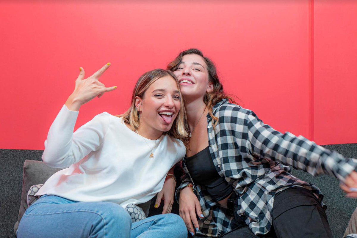 Youtube kanalımızda yeni video var! 🎉 Aşırı tatlı iki yakın arkadaş Dilara Aydın ve Cansın Kaşıkçı Pub Story oynadı! 😍 

📺 youtu.be/2P6l2t_-_-A