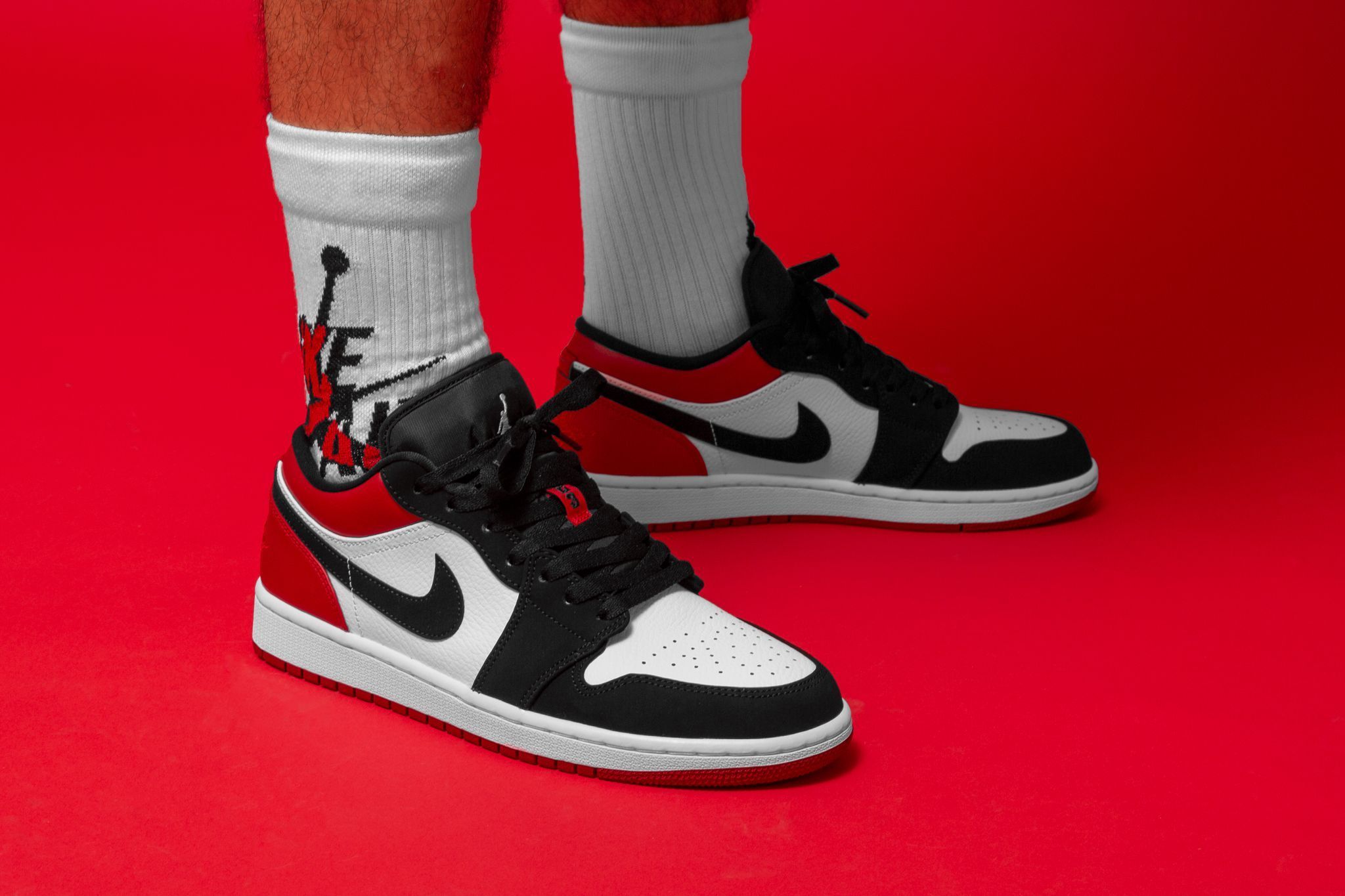 Titolo on X: "Out 🔥 Now Get the Air Jordan 1 Low 🔴 Black Toe ⚫️ H e r e  ➡️ https://t.co/jZyH2z4Kf2 US 7 (40) - US 13 (47.5)⁠ style code 🔎
