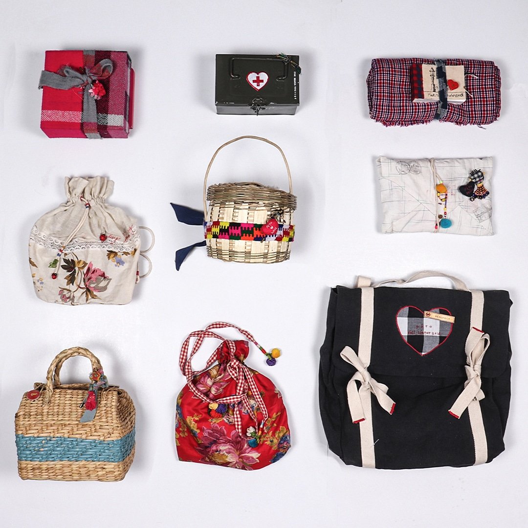 ilovepero's tweet image. This month we look back at all the #presskitsofpero of 20 seasons from the past #10yearsoflove, these kits are #storytellersofpero, we get them #inthemoodforpéro through these press kits right before they witness the final presentation of the season.

#10yearsofpero #peroarchives