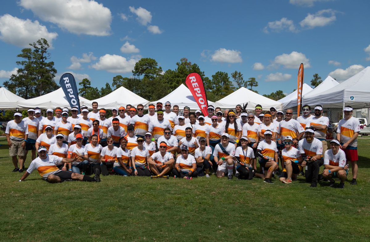 RepsolWorldwide's tweet photo. Let’s row! Our colleagues in Houston competed for a good cause in the  @YMCAHouston Dragon Boat Team Challenge, presented by Repsol, to promote safety and health in our community. #RepsolUSA #TeamRepsol #RepsolGivesBack 💪🏻🚣🏻‍♀️ https://t.co/w7kGUc0KLe