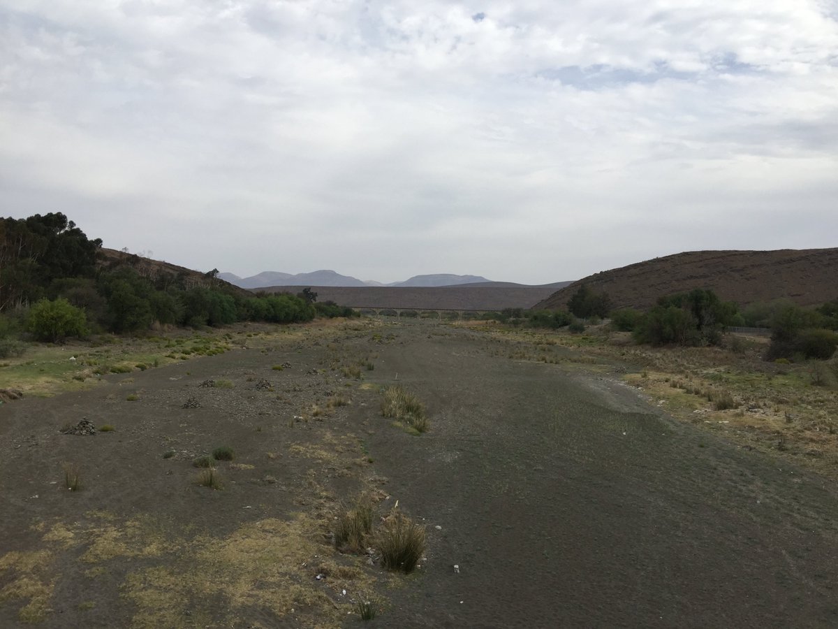 runningmann100's tweet photo. The 80k #KarooUltra starts/finishes in Laingsburg, a town best known for 1981 flash flood which wiped out all but 21 houses. None of the rivers we crossed looked particularly threatening on race day.
Flood Level Up next Sept for a unique Great Karoo experience.
#RunSouthAfrica🇿🇦 https://t.co/UkcTUylbRb