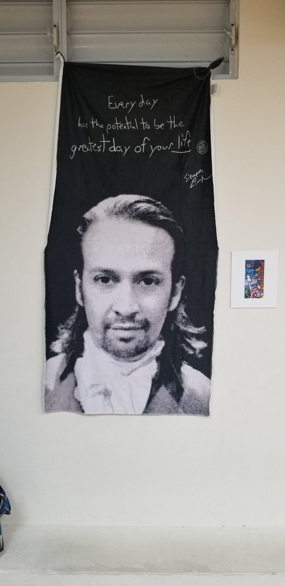 beatrizlauri's tweet photo. You are at my classroom
"Eveyday has the potential to be the greatest day of your life"
@Lin_Manuel @Vegalteno @TeeRico_LinMan #YOSOYVEGAALTA
#puertorico #boricua 🇵🇷❤💃🌺 https://t.co/GyRjFhL0Ml