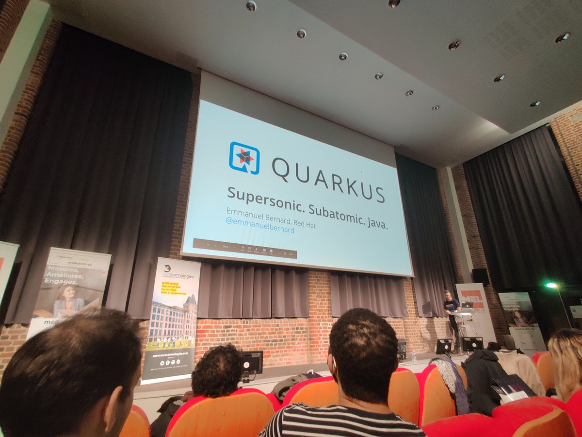 JetDevLille's tweet photo. On découvre/redécouvre @QuarkusIO  grâce a un live coding 👨‍💻 par @emmanuelbernard ! #avecPanache #VSCode https://t.co/Mvp4O7XiDj