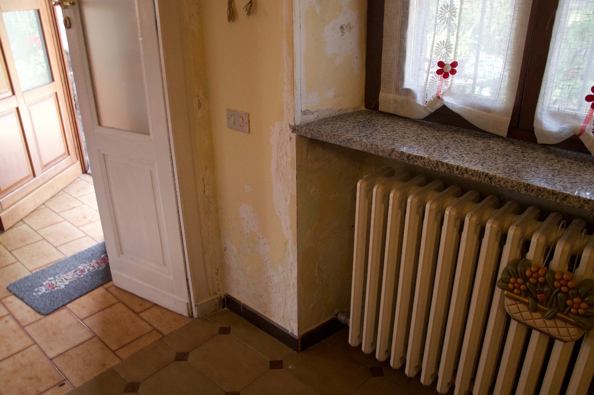 HausSrl's tweet photo. Soluzioni definitive garantite al 100% per murature umide e muffa - https://t.co/azpPgARoIb https://t.co/HlVeTR37jq