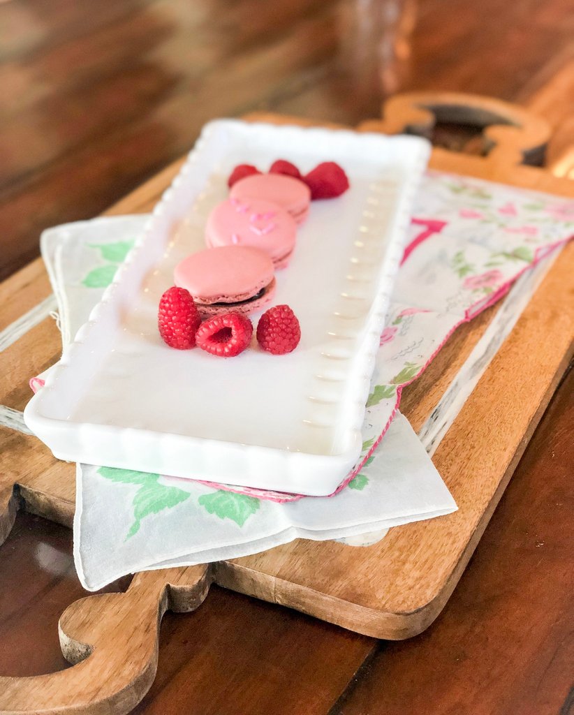 themodifiedmenu's tweet image. Raspberry Macarons!!! These are so delicious and the perfect treat for any occasion! See the recipe on our website! 
everydaylocals.com/raspberry-maca…
#macarons #raspberrymacarons #glutenfreedesserts #glutenfree #cookies #fortworthinsta #fortworth