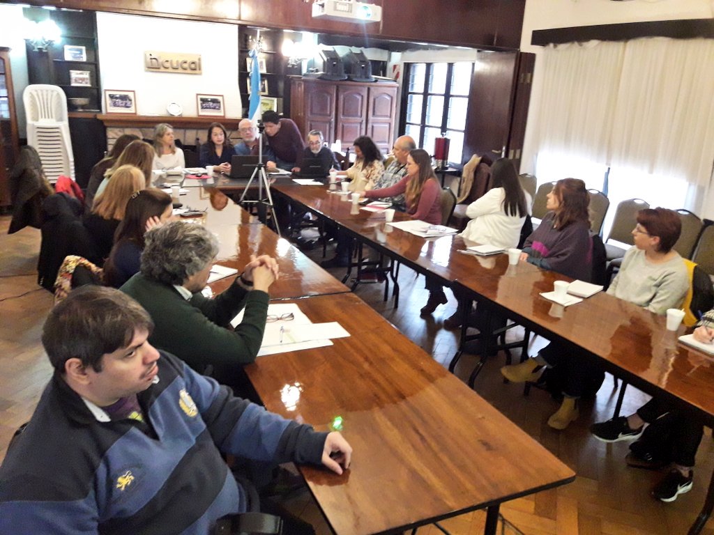 Se está realizando la 9° clase del Curso de Formación y Desarrollo de las Áreas Sociales que trabajan con los pacientes en el proceso de trasplante.