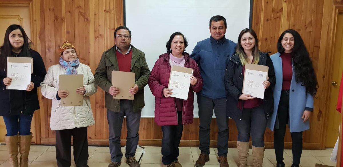 Muni_LagoRanco's tweet photo. Lago Ranco avanza y se moderniza,
Lanzamiento #domdigital primera comuna en la #regiondelosrios #alcaldemiguelmeza entrega 20 carpetas de regularización en la ceremonia mediante el programa Municipal #rancoaldia de regularización de viviendas con aporte municipal. https://t.co/d1OfQURjID