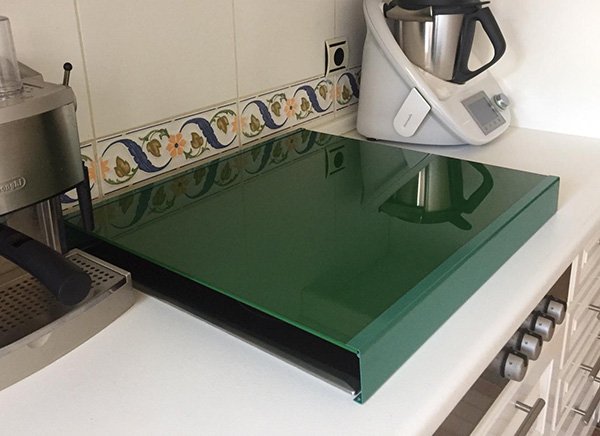 Decortapa on X: Nuestras cubre encimeras se pueden realizar en el color  que mejor combine en tu cocina! Como ejemplo, este verde ingles tan  bonito!! 😍👍👉   / X