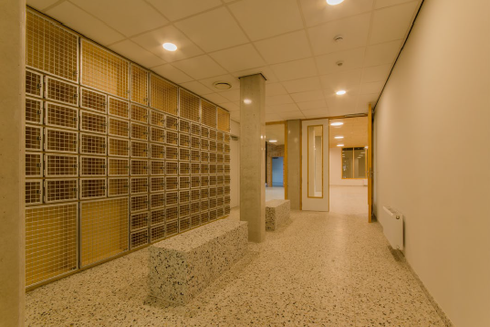 RaymondaVerdyck's tweet photo. Vandaag openen we de gloednieuwe gebouwen van GO! topsportschool Gent, met een internaat van 105 kamers. Vruchtbare samenwerking met @SportVlaanderen @KAVoskenslaan @sgrGent #kwaliteitsvolonderwijs #fieroponsGO https://t.co/g3FaXsPWFC