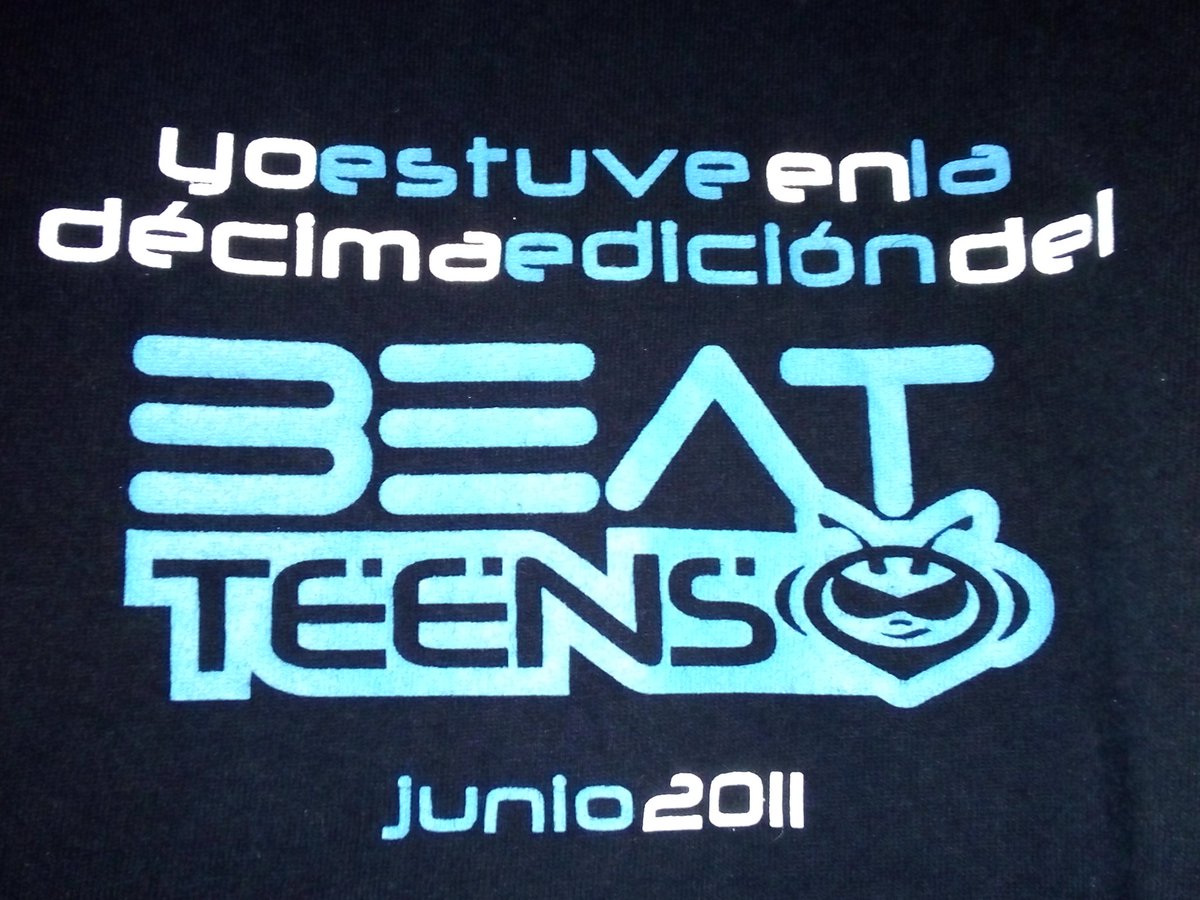 b_jhorel's tweet photo. Dicen que la #MusicaElectronica🎵 es la única que te hace levantar las manos y soñar 😎✌️ ..
@BEATOFICIAL
@FrankEsMiNombre
@Wallacebt
@BlancaBeat3
#happyanniversary🍻🍻
#Beat15anos
#YoEstuveEnLaDecimaEdicionDe
#BeatTeens #junio2011🐝 https://t.co/7XbbdLpuZU