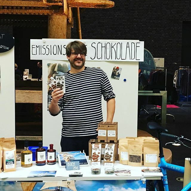 1000meilenwind's tweet photo. Lecker Schokolade, Rum und Kaffee gabs auf der Fair Trade Night in Köln. 
Danke für die vielen netten Begegnungen bei mir am Stand. .
.
.
#1000meilenwind #emissionsfrei #fairtrade #fairtradenight #cologne #köln #fairtradetownköln #schokolade #rum #kaffee… https://t.co/k5vdx86m09 https://t.co/SaX1RWTHie