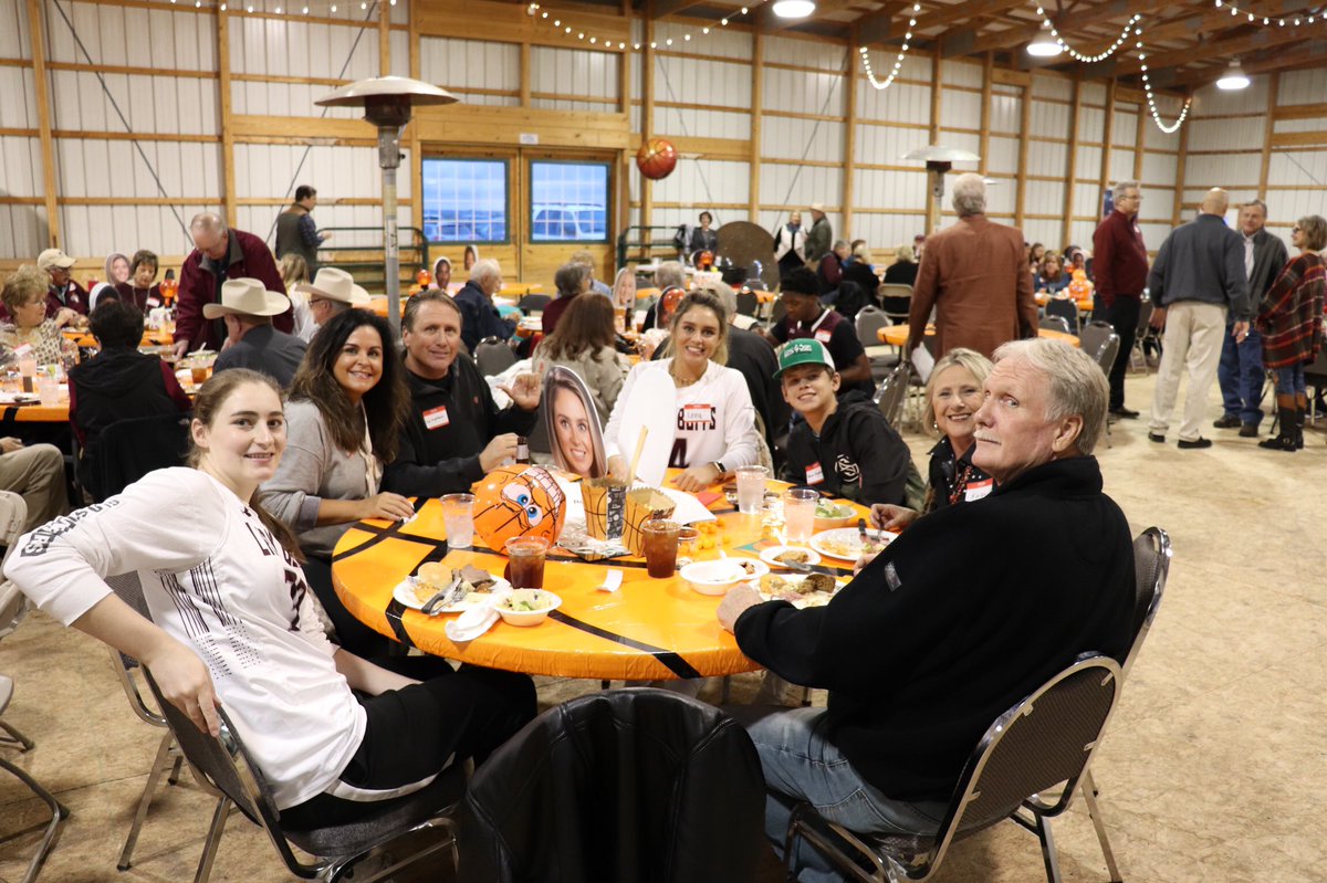 WTAMU_WBB's tweet photo. 1️⃣7️⃣ days away from the Maroon &amp; White Tip Off! You will not want to miss this amazing event to meet the Buff and Lady Buff Basketball Teams. There will be food, drinks, a live &amp; silent auction! Reserve your seat/table today at https://t.co/i4EtORWBmF https://t.co/uQJQMPZ9OP