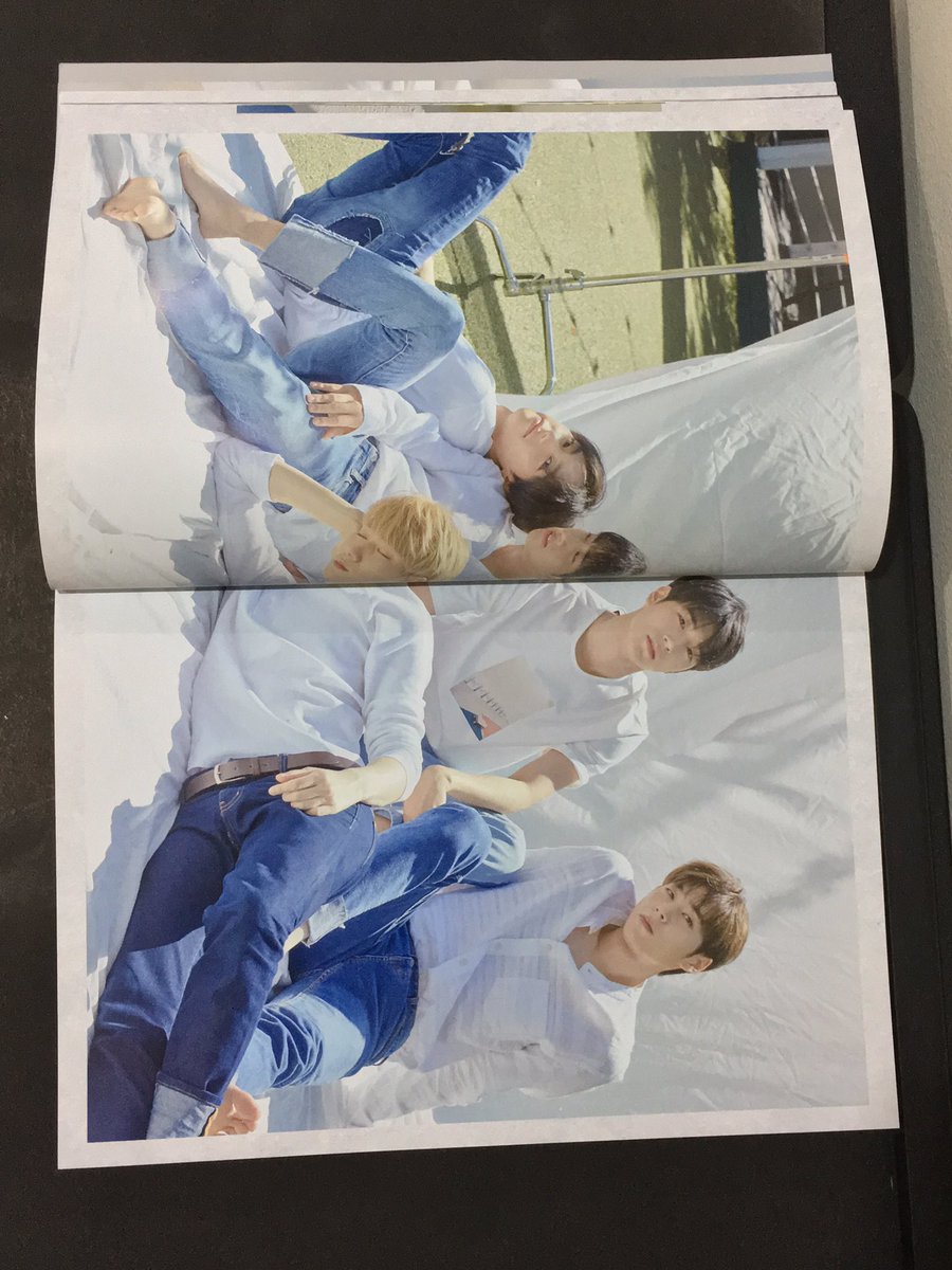 chibi_cs19's tweet image. ภาพรวมบทนี้ ผช ละมุนๆ
แอบเซงรูปที่ต่อ2หน้าอ่ะ คนไหนอยุ่ตรงกลางรูปก้จะหายหน่อย นี้ก็แหกจนเล่มจะพังแล้ว ได้แค่นี้เอง😭 
#KNK #SKYBLUE #CHAPTER01