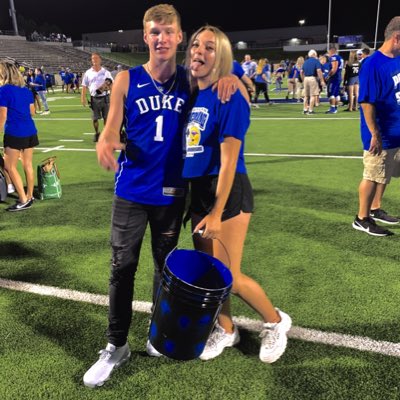 baileyxnichole's tweet photo. #NewProfilePic https://t.co/EqyXF6MHAG