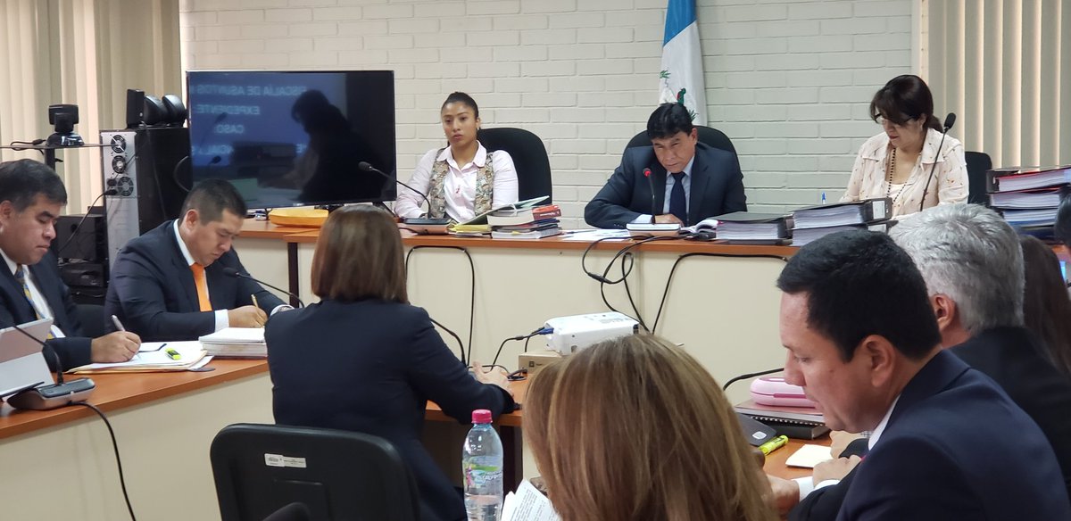 CanalAntigua's tweet photo. @MPguatemala @Sosegueda2287 #CasoEdificio Salazar indica que el expediente contenía todos los dictámenes requeridos para evaluar y autorizar la compra del edificio. 

Vía @Sosegueda2287 https://t.co/zi4tYIK4cT