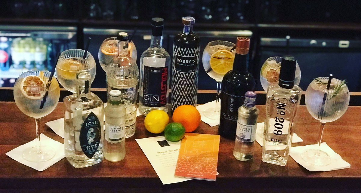 We are now stocking The London Essence tonics to pair with our great range of gins. We have some delicious G&amp;T’s in our Deals of the week ready for you!
#ginandtonic #thelondonessencetonic #cocktailbar #oxford #toadgin #cityoflondongin #molotovgin #bobbysgin #kinobigin #n209gin