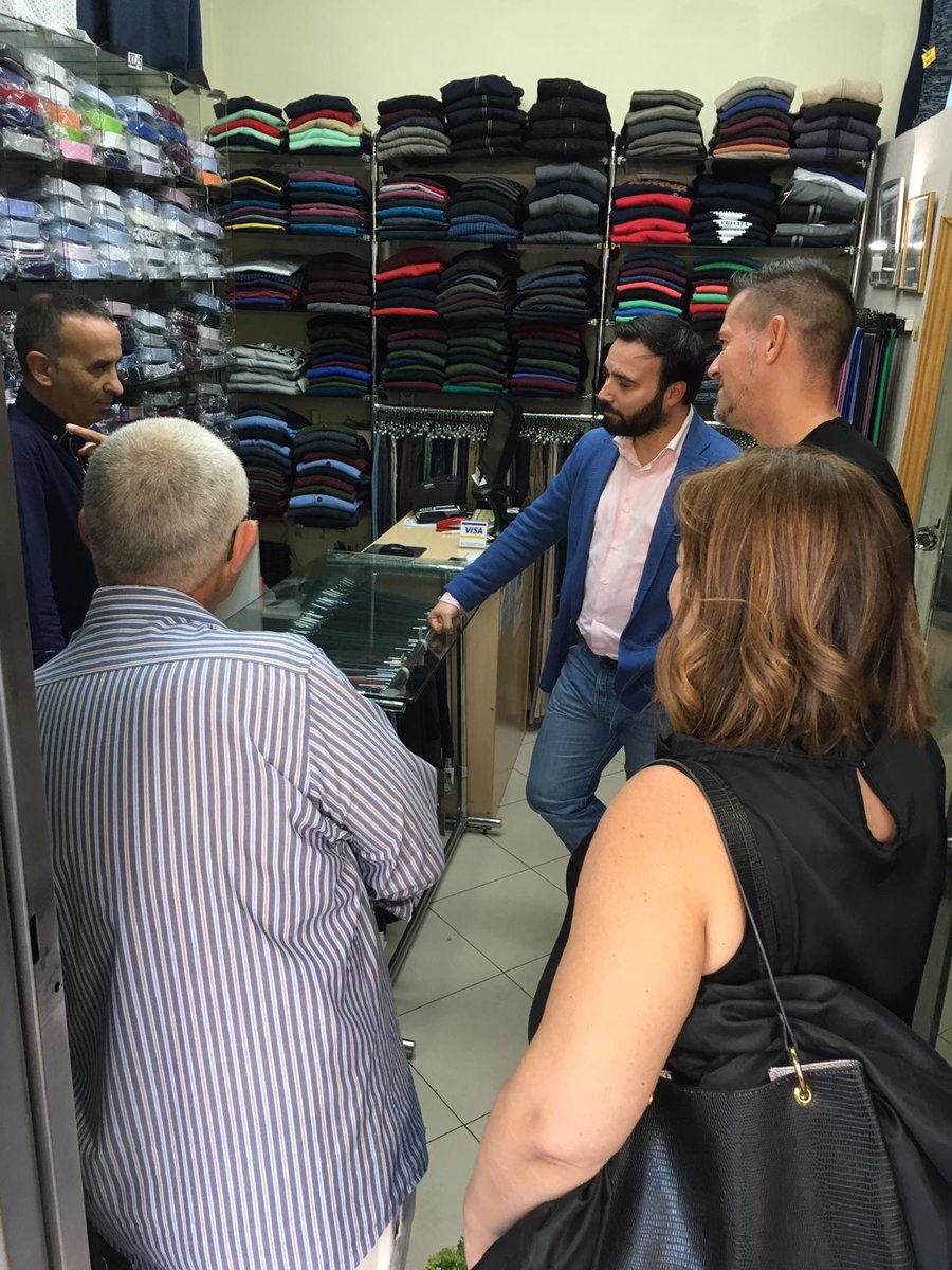 🍊El Concejal-Presidente de #CiudadLineal visitó ayer #LaElipa. 

👉Junto con <a href="/LaArrobaMAD/">La Arroba</a>, <a href="/AngelNinoQ/">Ángel Niño</a> pudo conocer de primera mano las necesidades de los comerciantes.