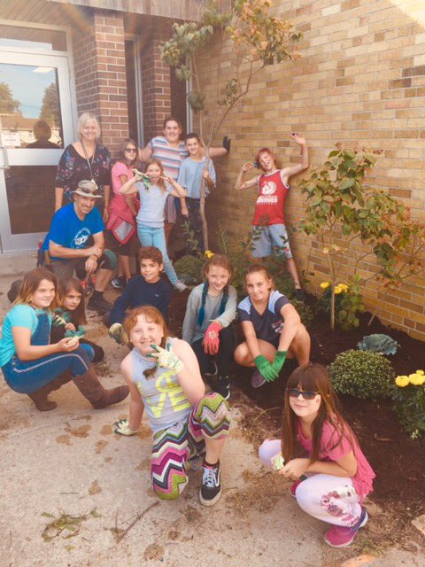 Green thumbs all around with the Elgin Eagles Gardening club