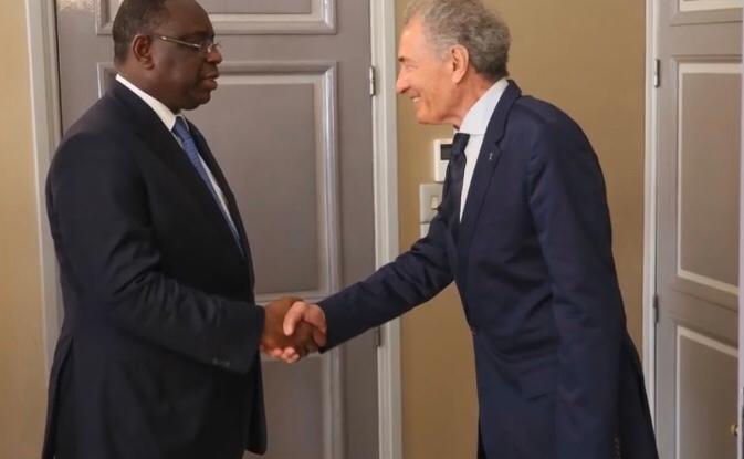 LissaNatacha's tweet photo. Le chef de l'Etat a reçu ce matin le Président de la Fédération Internationale de handball. Présent à Dakar à l'occasion du tournoi qualificatif, Hassan Moustafa se réjouit de l'organisation des Jeux Olympiques de la Jeunesse en 2022 au Sénégal https://t.co/BDcXfMde4B