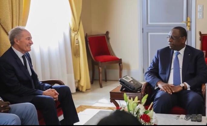 LissaNatacha's tweet photo. Le chef de l'Etat a reçu ce matin le Président de la Fédération Internationale de handball. Présent à Dakar à l'occasion du tournoi qualificatif, Hassan Moustafa se réjouit de l'organisation des Jeux Olympiques de la Jeunesse en 2022 au Sénégal https://t.co/BDcXfMde4B