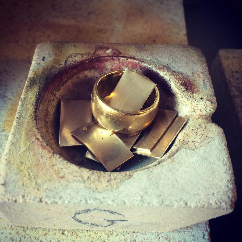 We do love added meaning when its comes to making our rings, this client wanted his mother's ring melting into his and his partners wedding rings, we were only too happy to oblige. 
buff.ly/2Am8nzr 
#recyclinggold #localgoldsmith Wetherby #harrogatehour #wetherbyhour