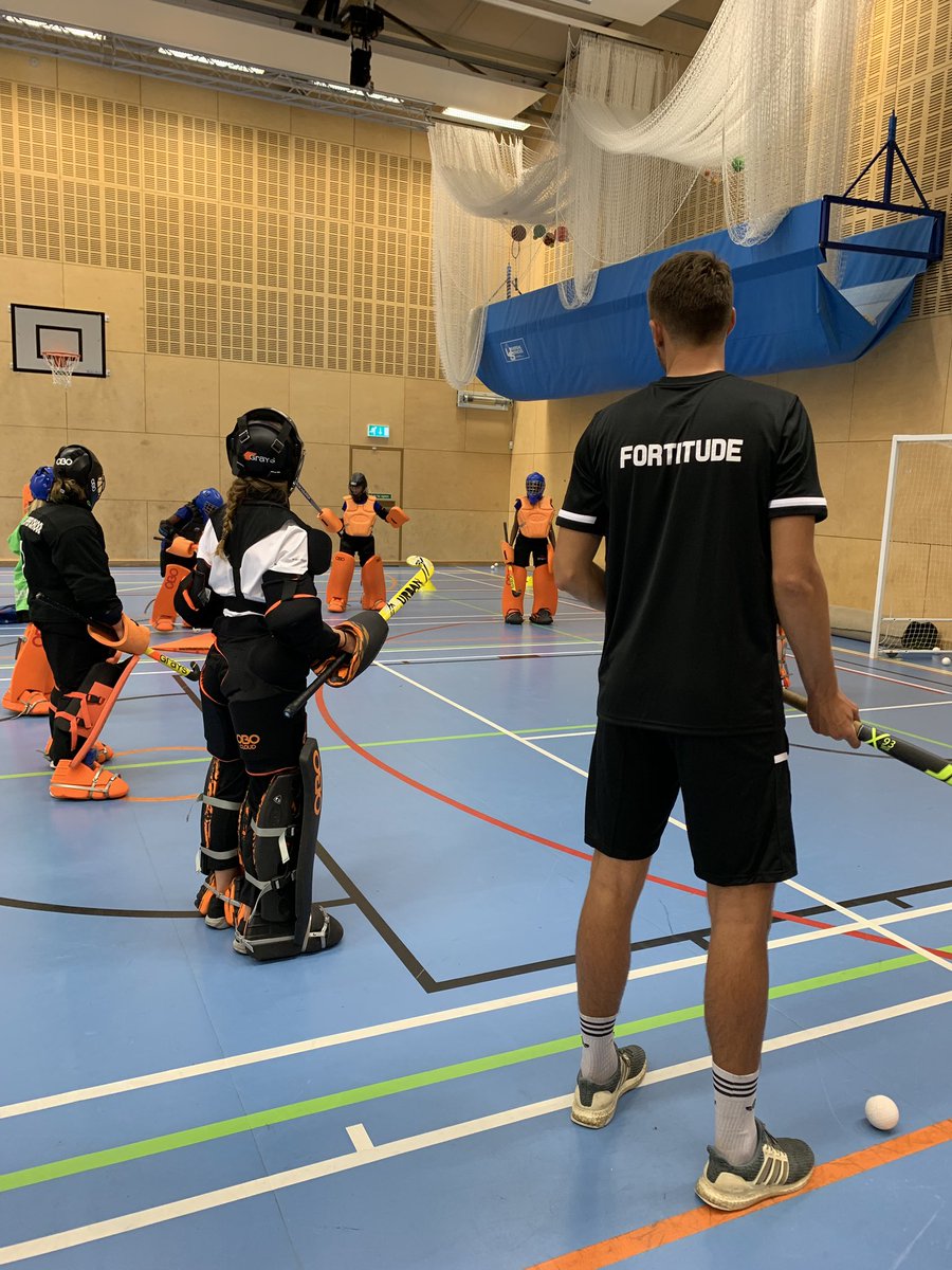 Another excellent goal keeping workshop led by @FortitudeHockey #procoaching #hockey